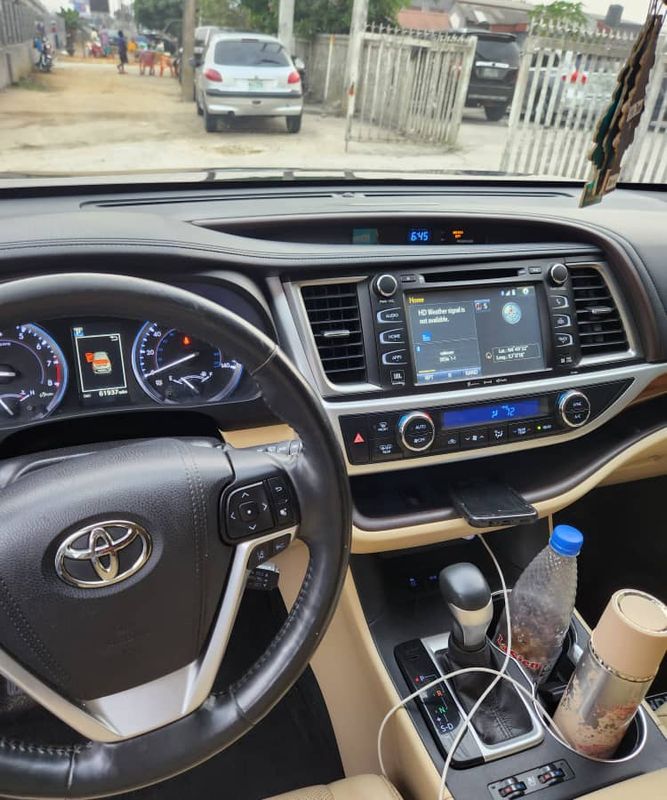 Thumbnail 3 of 2018 Toyota Highlander limited